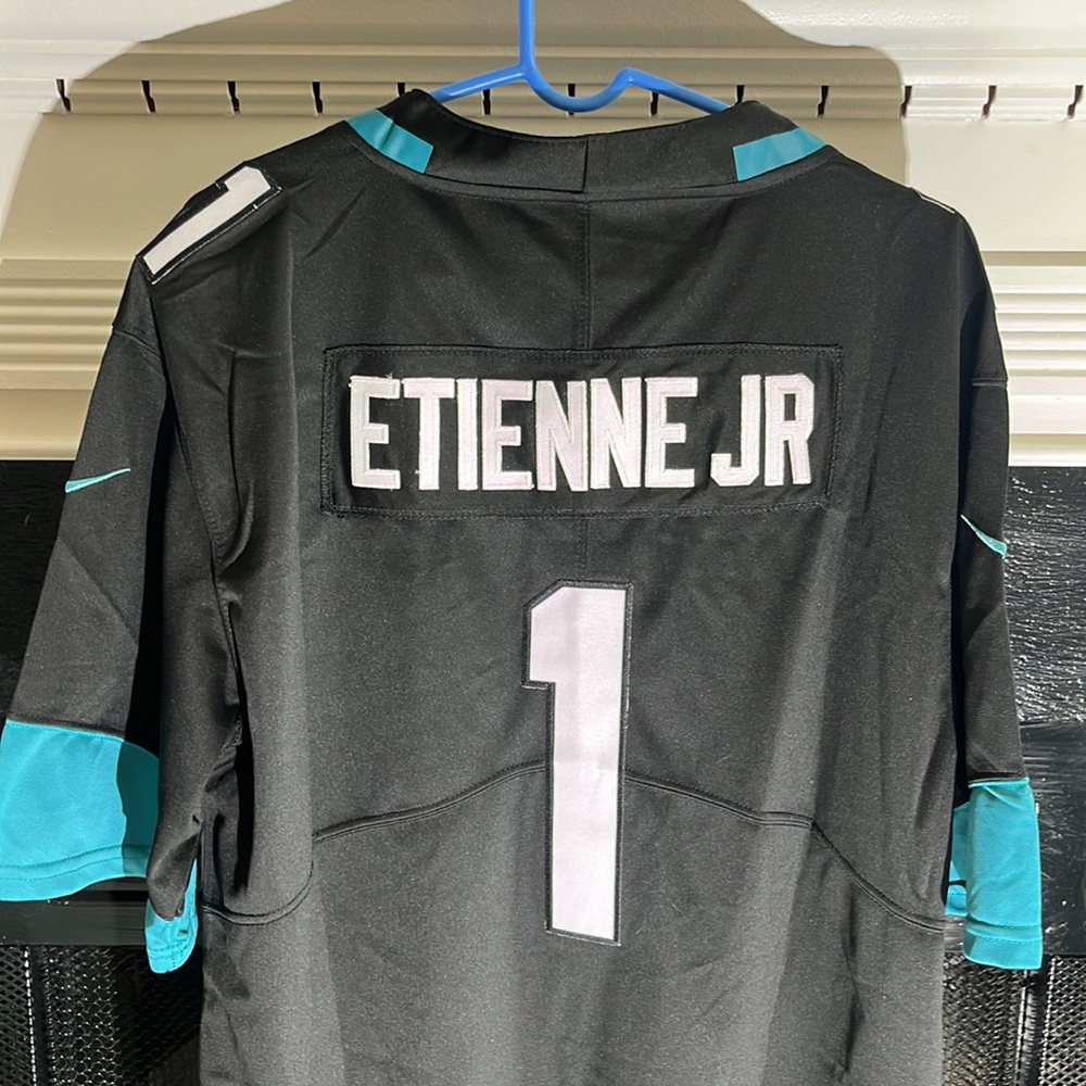 Jacksonville Jaguars Travis Etienne Jr Football Jersey Black Blue Men’s Size XL - Picture 3 of 8